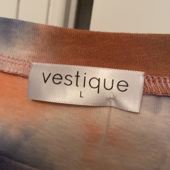 Brand new Vestique top - Picture 3 of 4